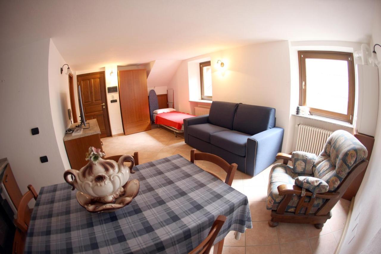 Maison Cassius Issogne Extérieur photo