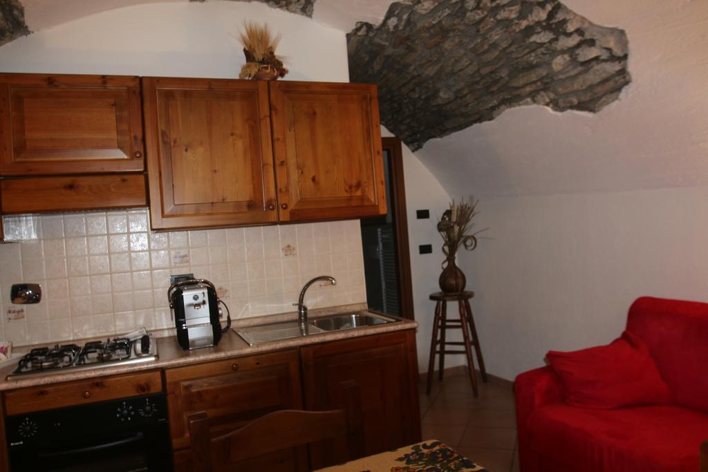 Maison Cassius Issogne Extérieur photo