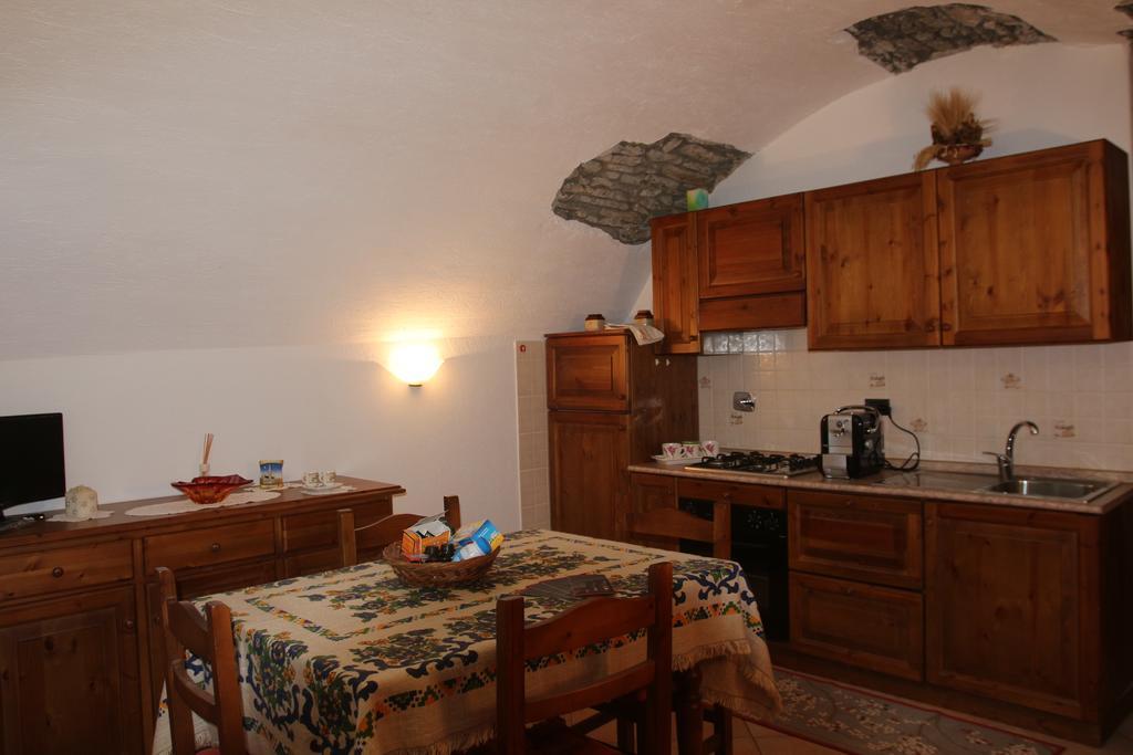 Maison Cassius Issogne Extérieur photo