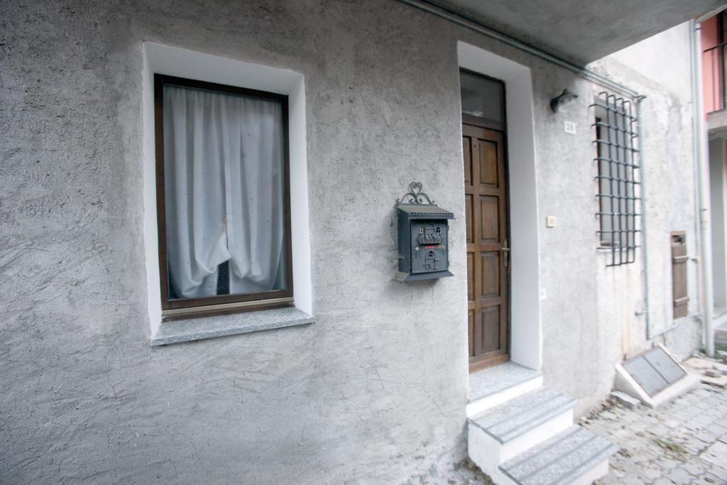 Maison Cassius Issogne Extérieur photo