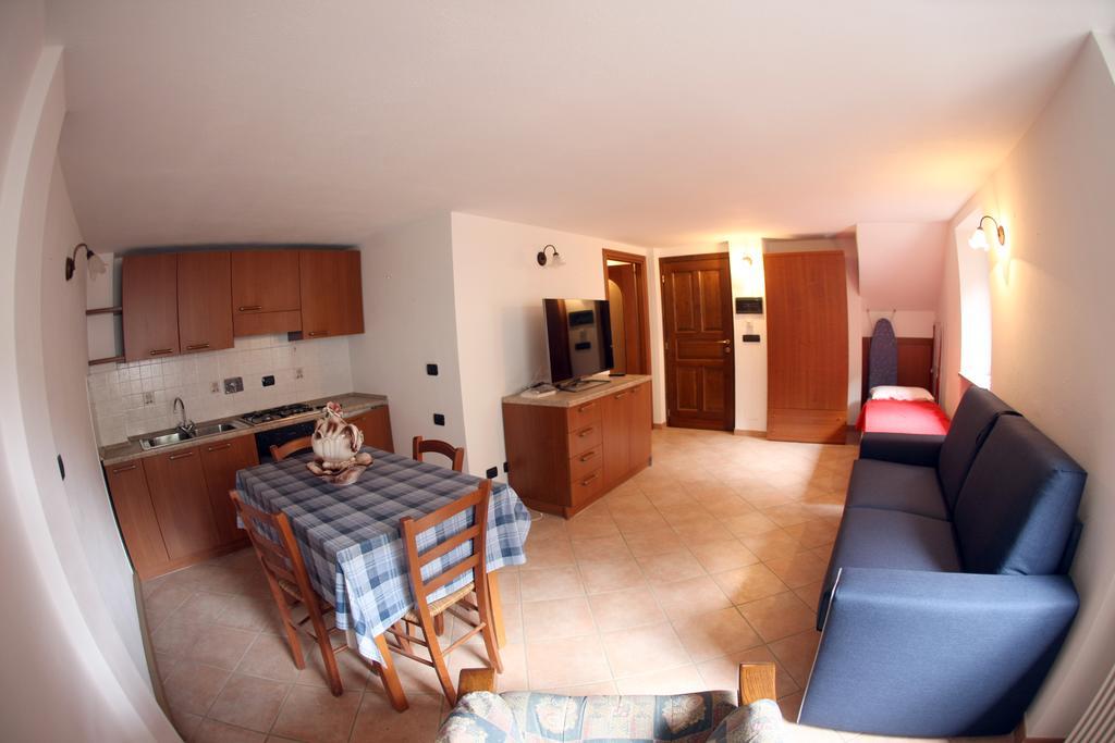 Maison Cassius Issogne Extérieur photo