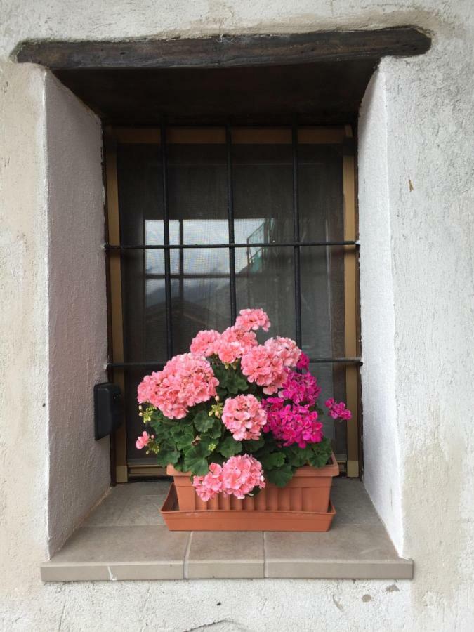 Maison Cassius Issogne Extérieur photo