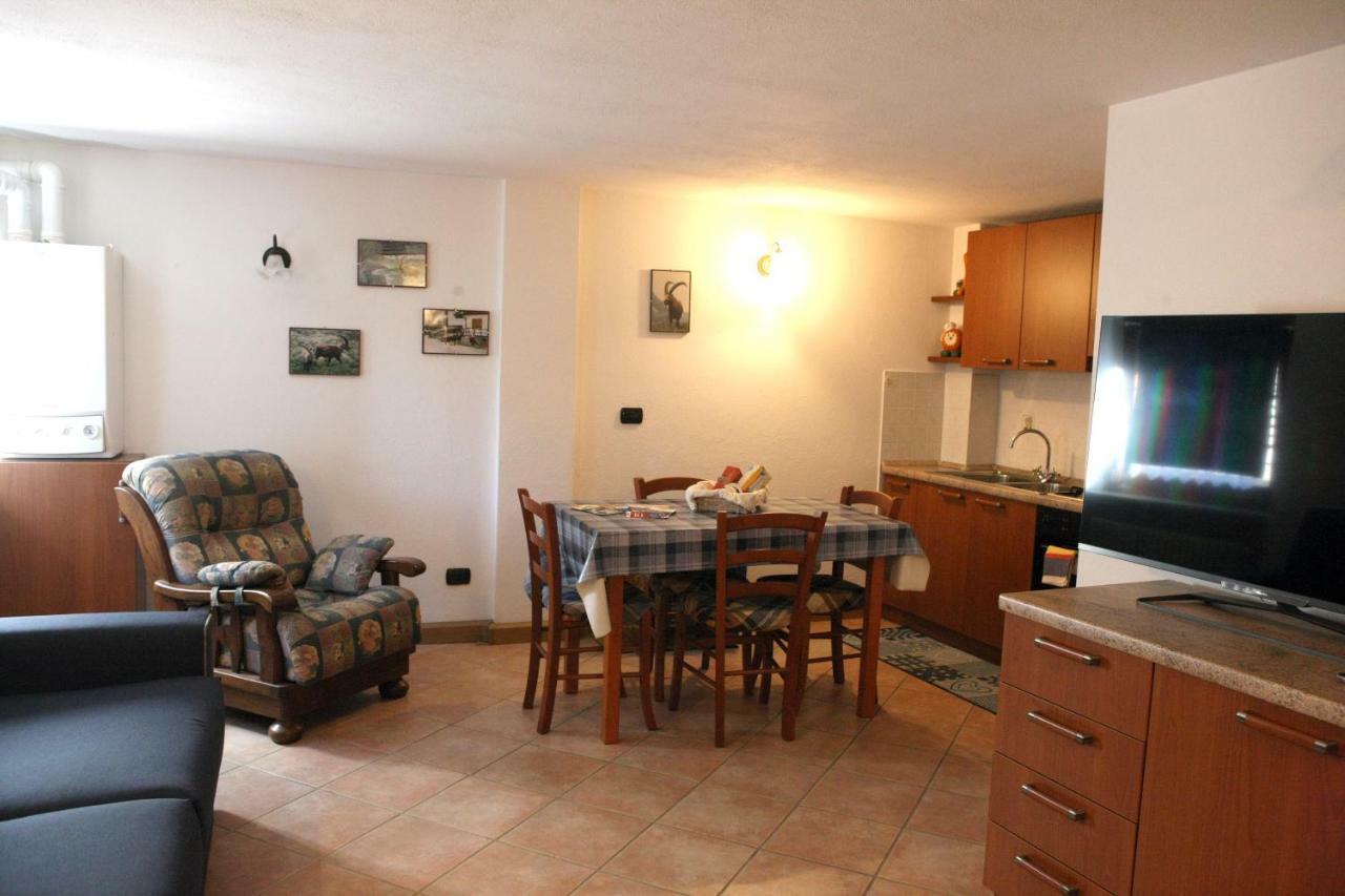 Maison Cassius Issogne Extérieur photo